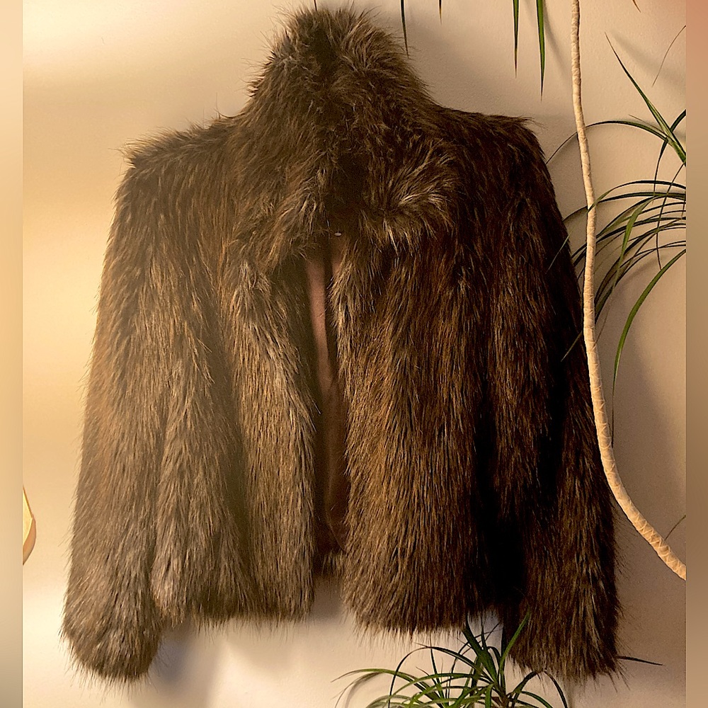 NEVER WORN Mob Wife Era Faux Racoon Fur Jacket